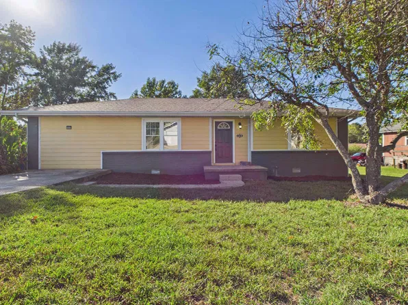 520 Cora Dr, Gassville, AR 72635