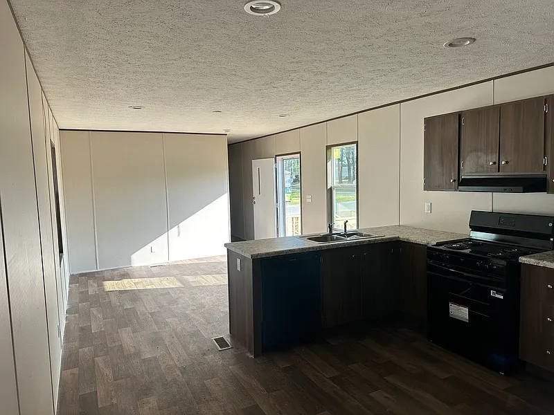 Rosewood MHP — Photo 3