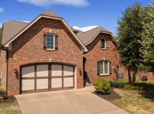 13713 Forest Bend Cir, Louisville, KY 40245