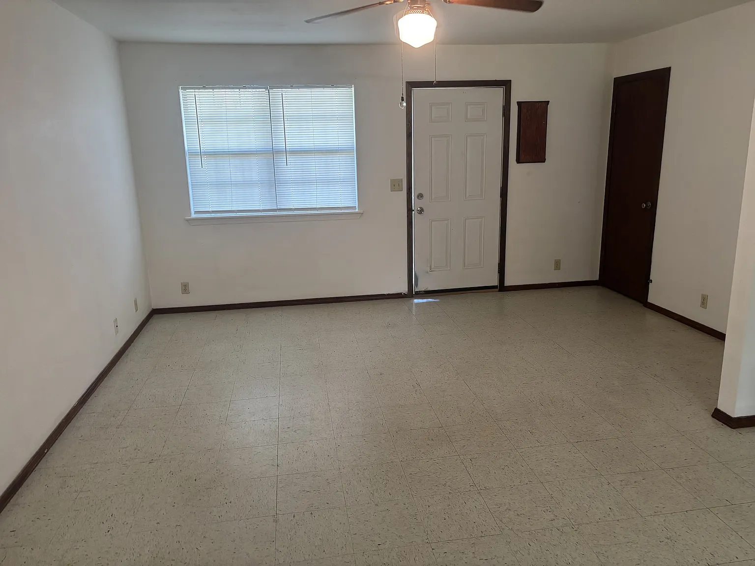 Crowden Court, Lamar - 6 — Photo 3