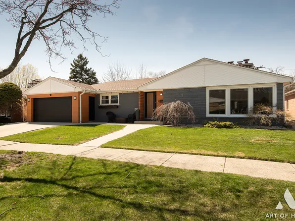 900 Tomawadee Dr, Park Ridge, IL 60068