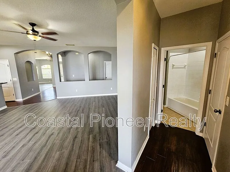 1824 Mira Lago Cir — Photo 22