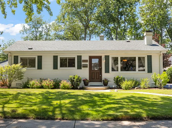 743 W Vermont St, Villa Park, IL 60181