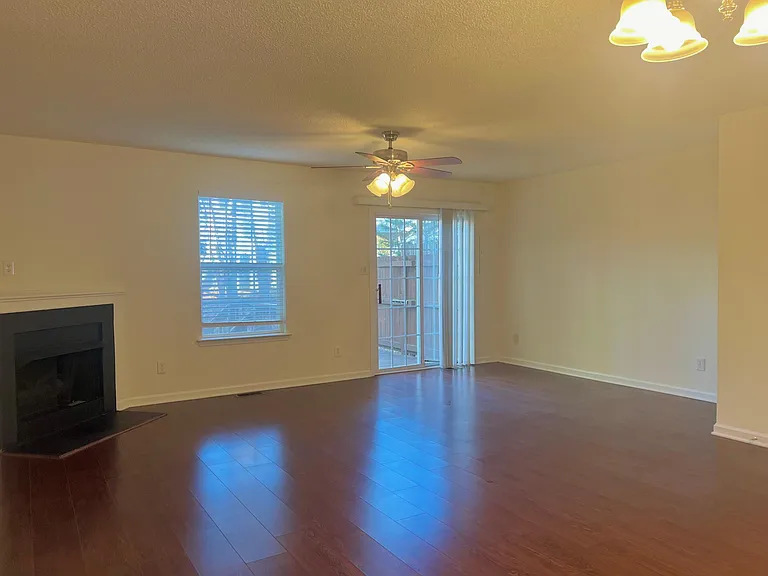 108 Climbing Ivy Ct — Photo 8