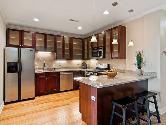5th image of 5300 N Lincoln Ave APT 4D