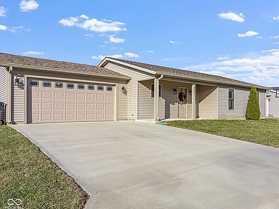 5th image of 921 S Creek Dr E