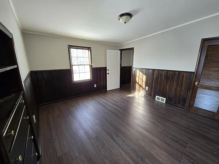 1305 Collegewood St — Photo 15
