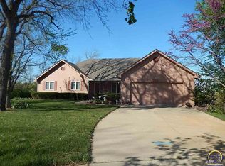 3521 SW Summerwood Rd, Topeka, KS 66614