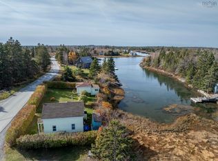 501 Stonehurst Rd, Lunenburg, NS B0J2C0