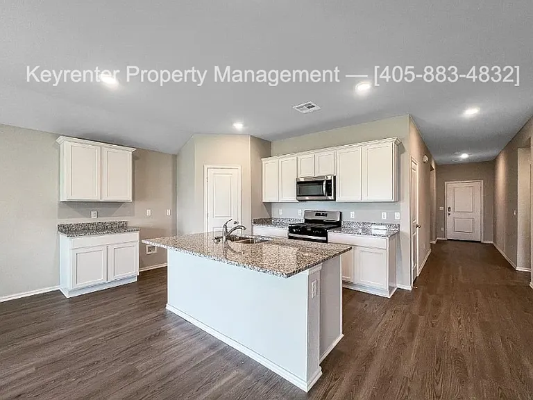 1308 Sunstone St — Photo 8