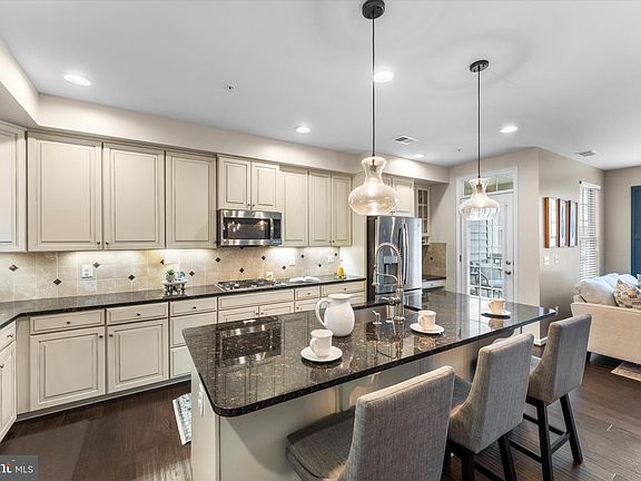 3rd image of 7861 Culloden Crest Ln