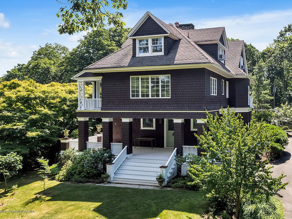 1st image of 8 Serpentine Dr