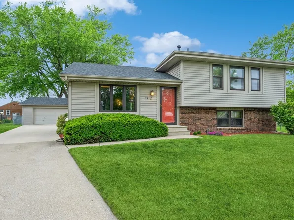 1912 Thornton Ct, Des Moines, IA 50320