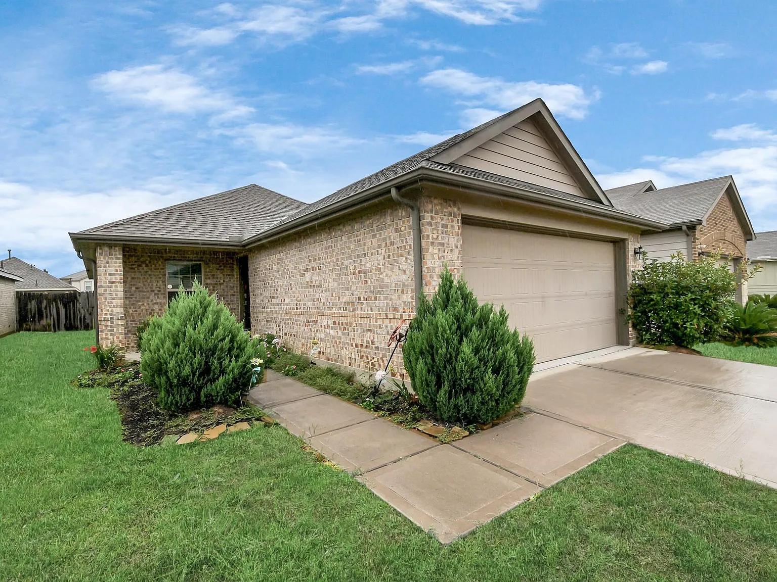 3 bed, 2.0 bath, 1220 sqft, $1,950 — Photo 4