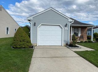 14 White Stone Ct, Mount Laurel, NJ 08054