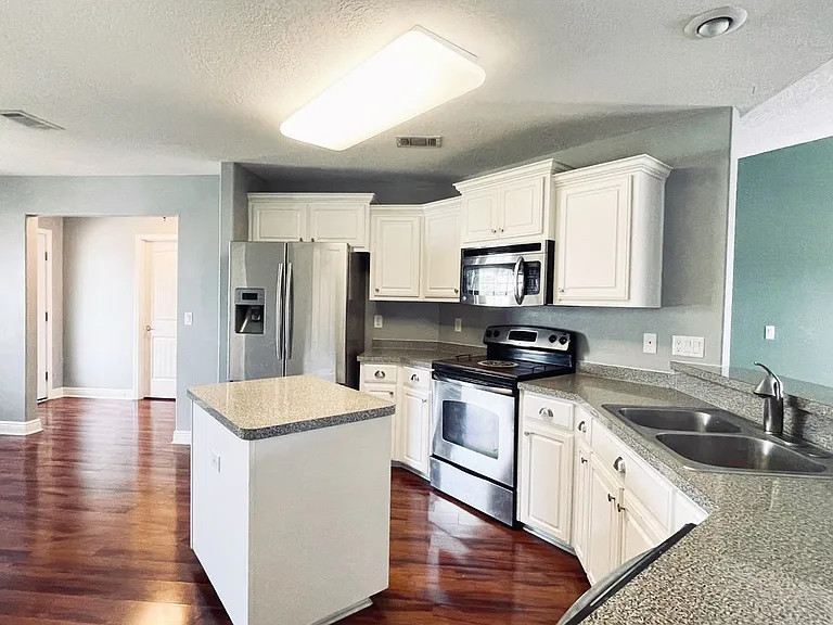 2386 Barberee Dr — Photo 5