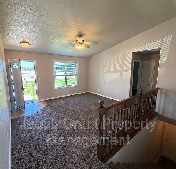 3030 Golden Rod Dr — Photo 2