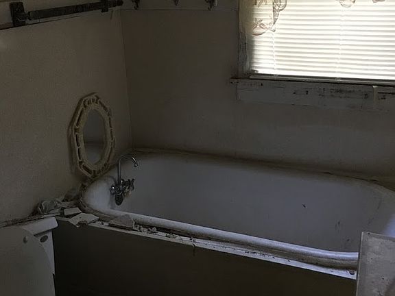 5th image of 440 Lexington Ave