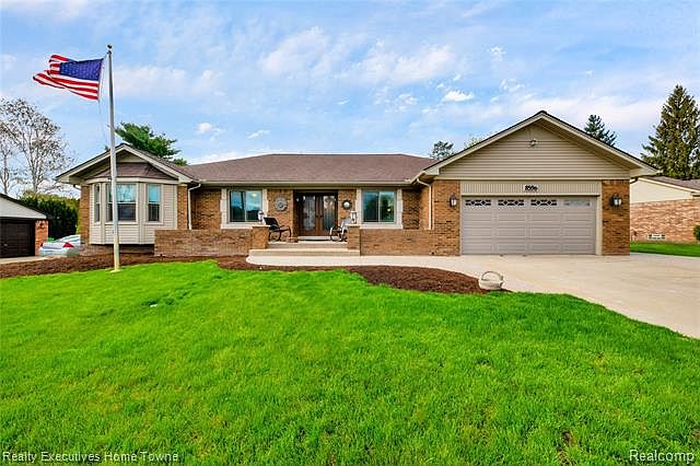 1st image of 8596 Woodsman Dr