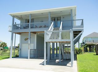 898 Sandollar Cir, Pt Bolivar, TX 77650