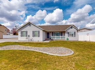8303 Hudson Dr, Pasco, WA 99301