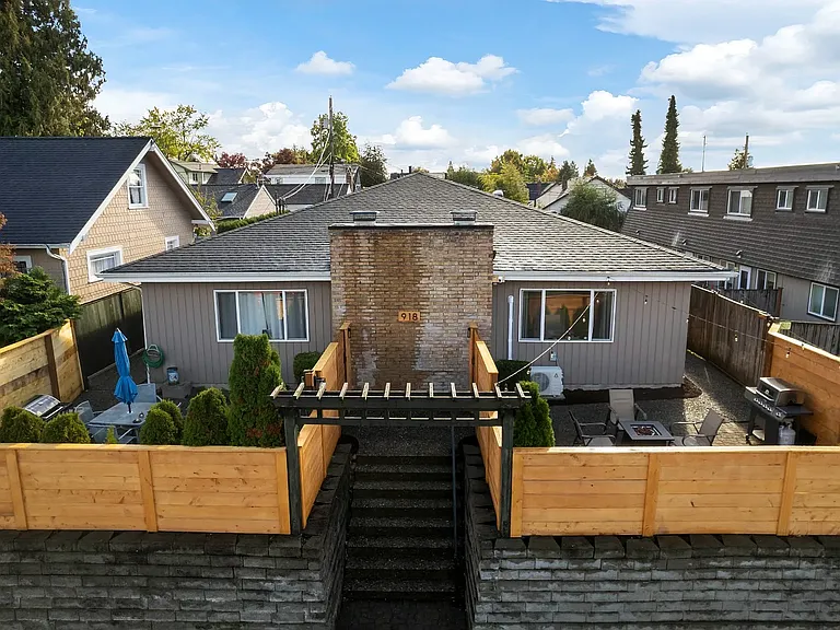 918 N M St #4 — Photo 1
