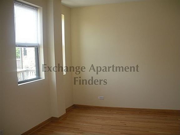 3rd image of 3800 N Lincoln Ave