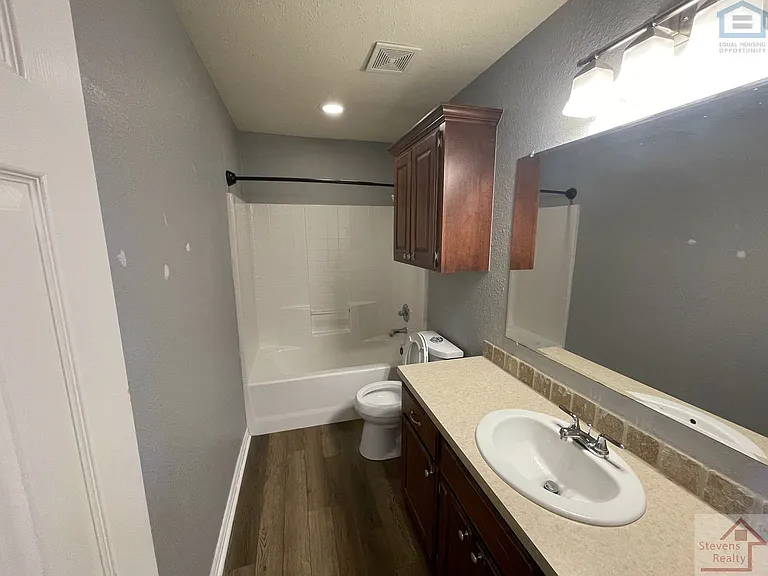 4416 SW Hickory Ln — Photo 31
