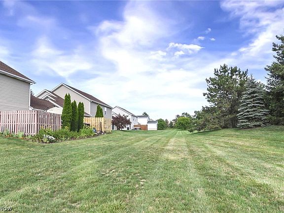 5th image of 3222 Greentree Cir