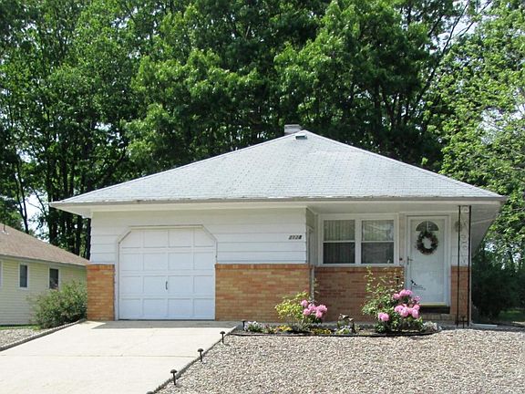 2nd image of 2128 Mount Hope Ln