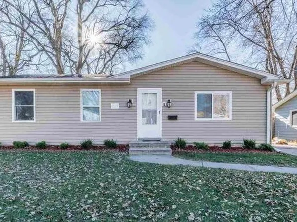 6117 Park Lane Dr, Omaha, NE 68104