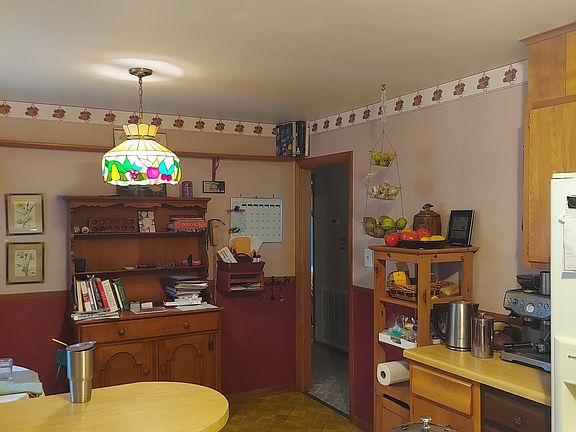 4th image of 2405 Alberta Dr