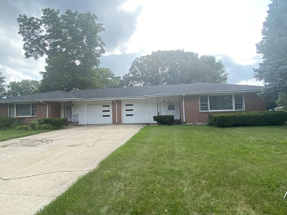 1207 Eastview Rd