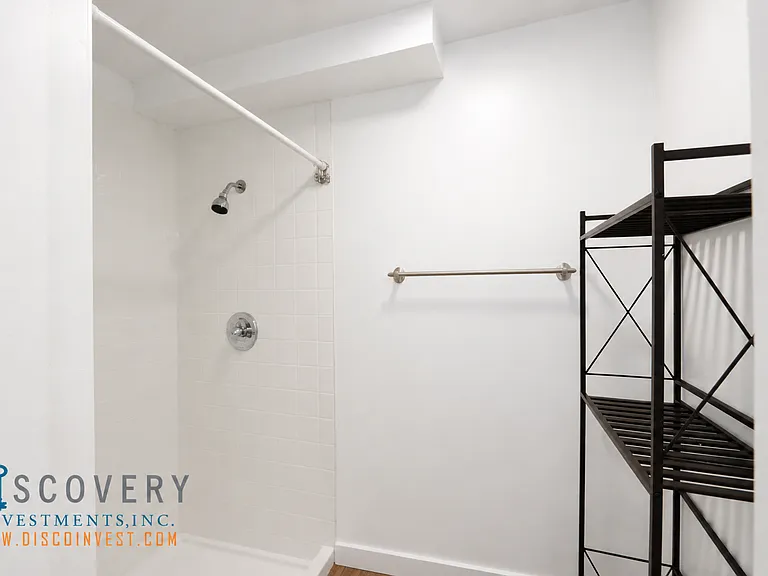 College Ave. 2814 — Photo 11