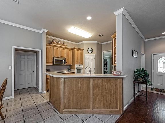 5th image of 810 Chapel View Dr