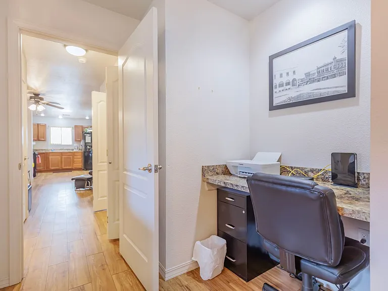 800 Sherwood Dr — Photo 12