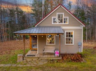 47 S Shore Dr, Monmouth, ME 04259