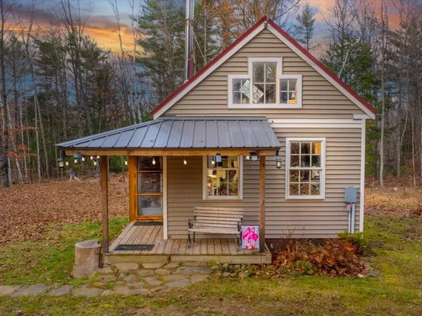 47 S Shore Drive, Monmouth, ME 04259