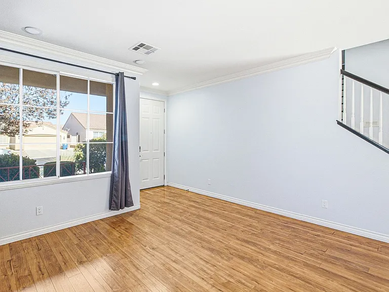1049 Noble Isle St — Photo 8