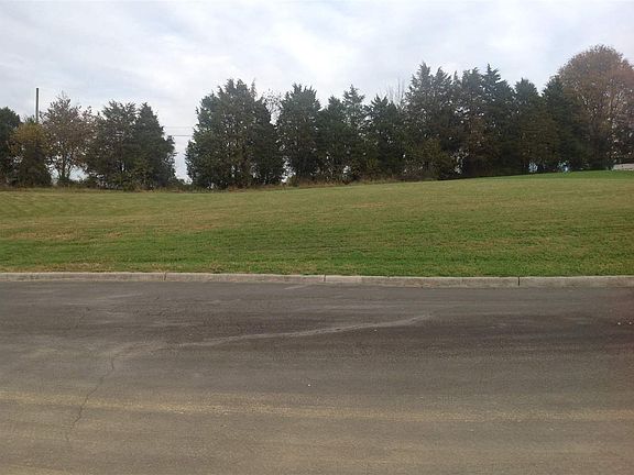 2nd image of 13R Cedar Knoll Cir