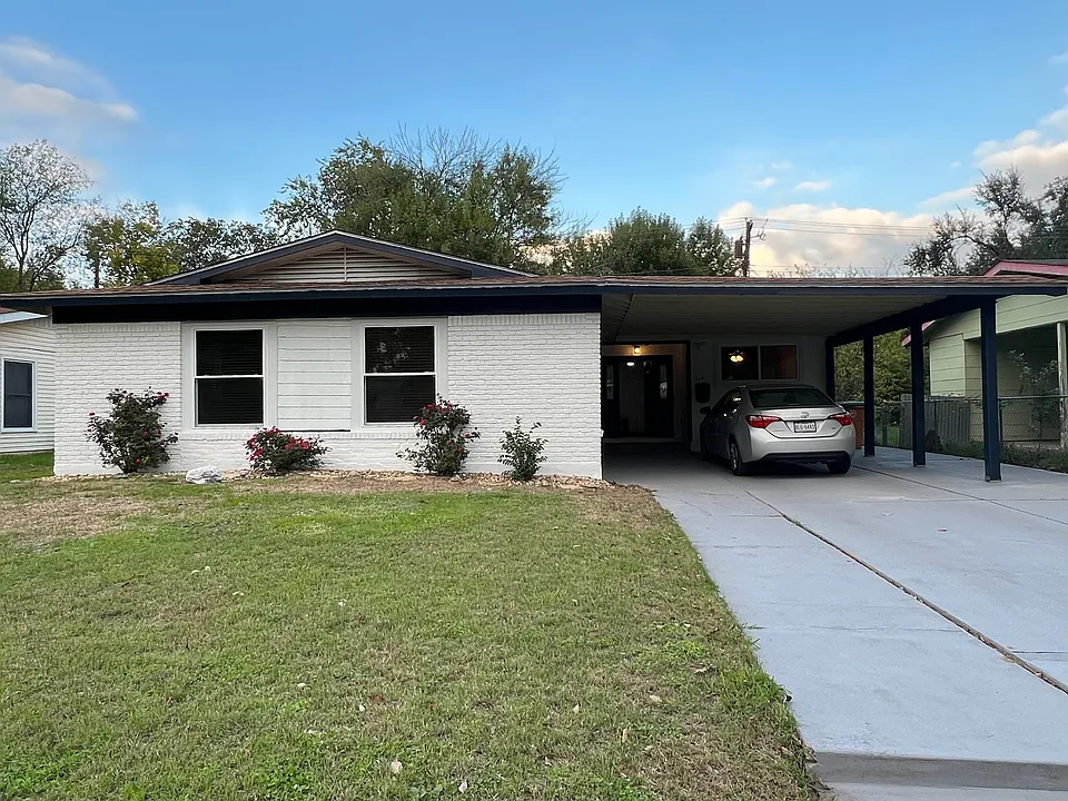 1318 Broadmoor Dr