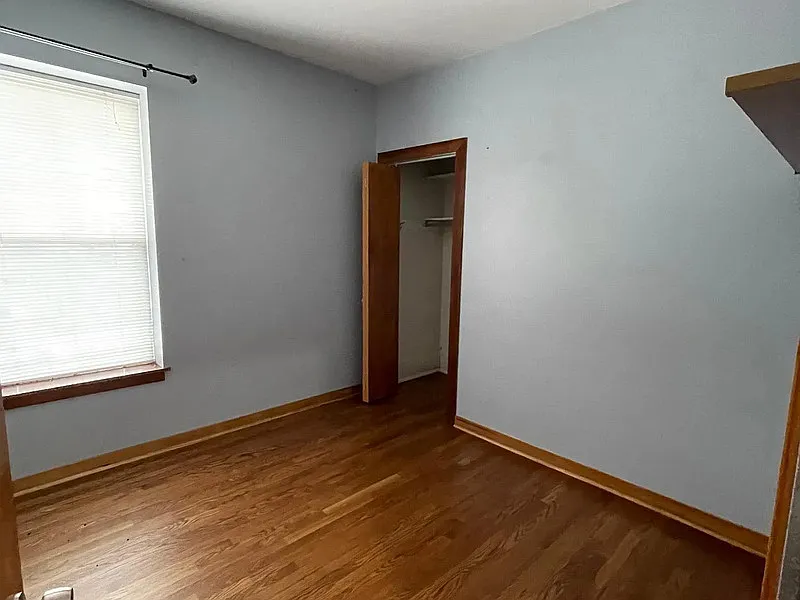 2 bed, 1.0 bath, 717 sqft, $1,390 — Photo 1