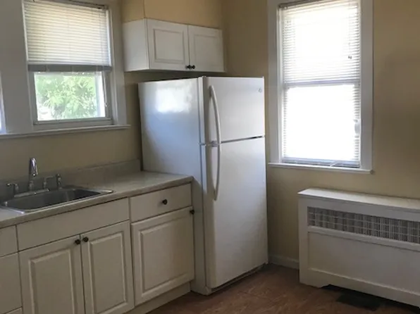 1031 Market St, Gloucester City, NJ 08030