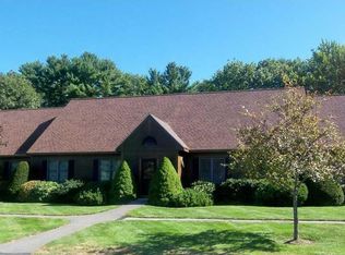 11 Cheshire Meadows Ln #11, Kennebunk, ME 04043