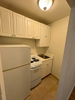 Rented by KNOCKKNOCK LLC | media 15