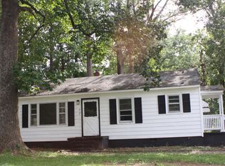907 Abbott St, Henderson, NC 27536