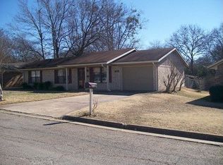408 Martin St, Bonham, TX 75418
