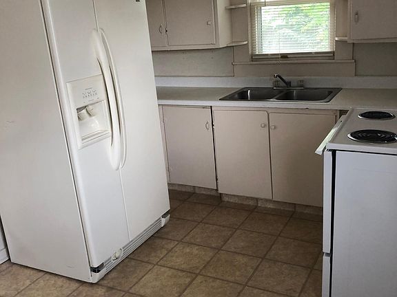4th image of 804 Galveston St