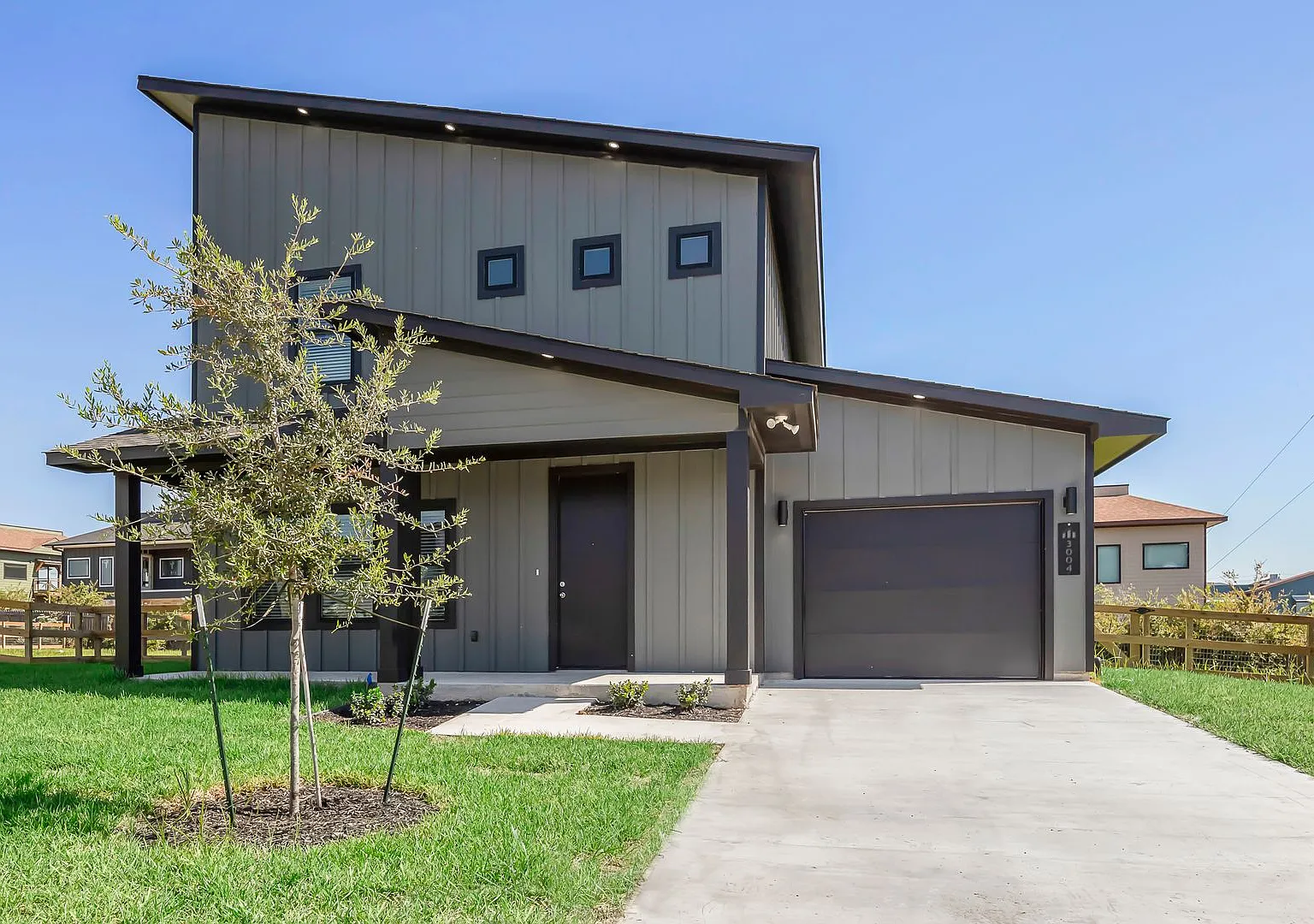 Pre-Lease Fall 2027 Luxury Home In South College Station — Photo 2