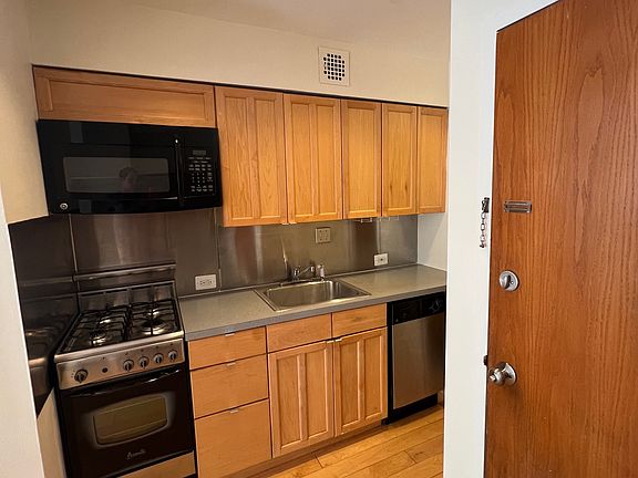 5th image of 230 E 52nd St #5D